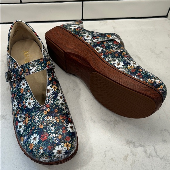 Alegria Opheliah Floral Print Mary Jane Shoes - Picture 15 of 16